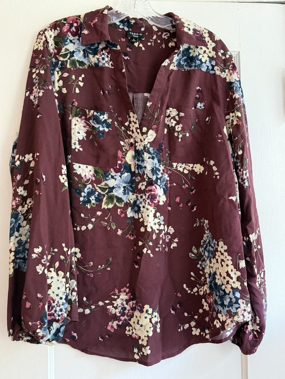Torrid Harper Blouse Womens 0 12 Burgundy Floral Long Sleeve V Neck Pullover